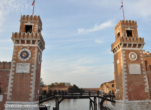 L'entrée principale de l'arsenale de Venise